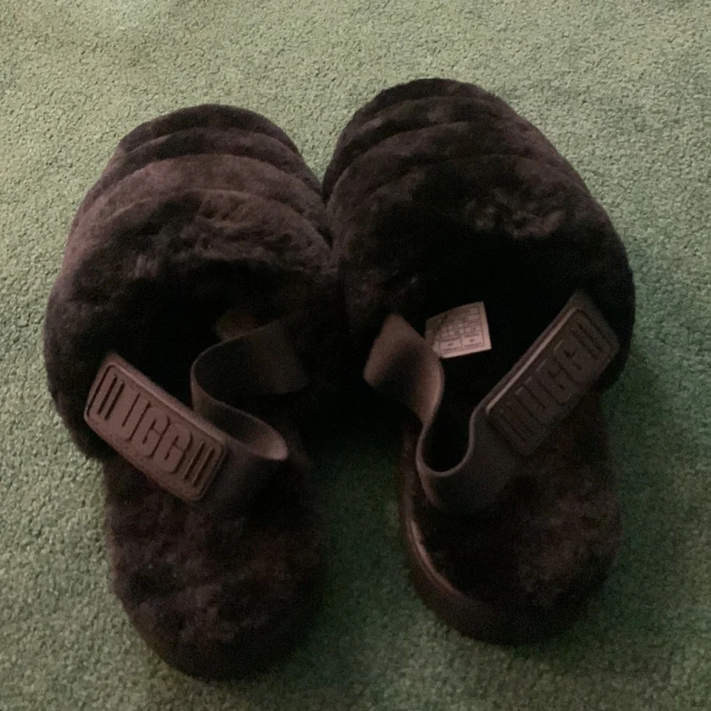 Ugg slippers - Picture 2 of 8